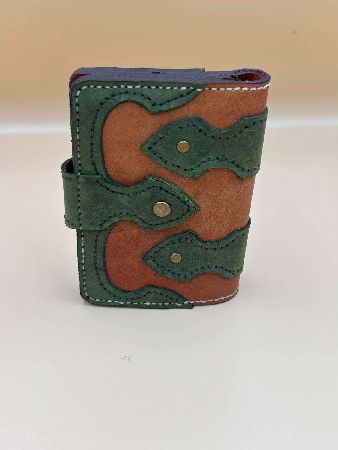 ყავისფერი ორკეცი (Bifold)